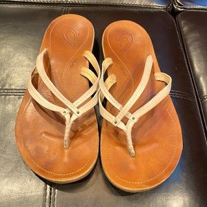 OluKai Sandals. Size 10. Flip Flops.